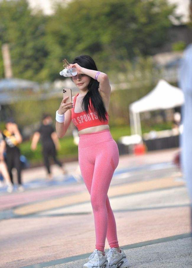 房地产：目前北京二手房挂牌量为14.5万套，去化率为12.5个月