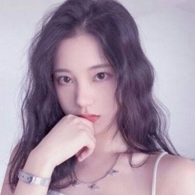 男子将车堵出口拒不挪车还挑衅