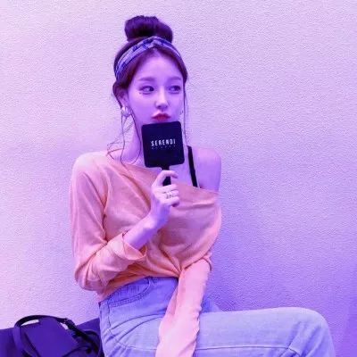 可爱女生跳绳
