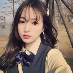 可爱宝贝照顾小婴儿