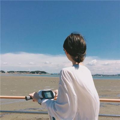 飞机场停飞机